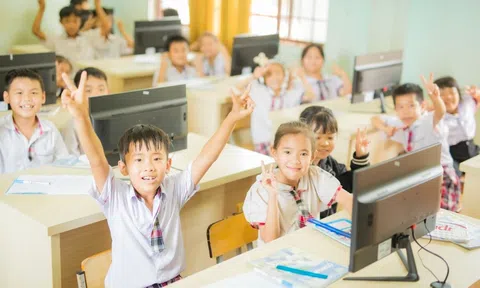 Epson Việt Nam dành tặng một phòng tin học và nhiều hỗ trợ khác tới học sinh vùng sâu vùng xa tại Đắk Lắk thông qua chương trình “Sắc Màu Yêu Thương”